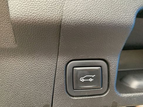 Used 2021 GMC Acadia AT4 image 14