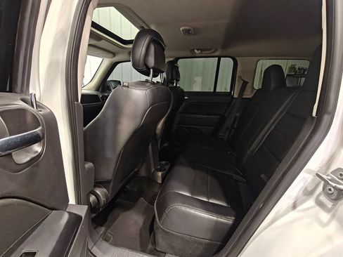 Used 2016 Jeep Patriot High Altitude AWD/4WD image 21