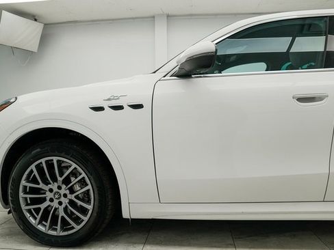 Used 2024 Maserati Grecale GT image 11