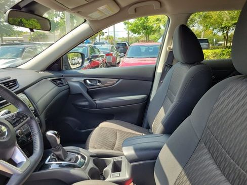 Used 2020 Nissan Rogue S w/ Special Edition Package FWD image 18