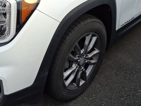 Used 2022 GMC Terrain SLT AWD/4WD image 10