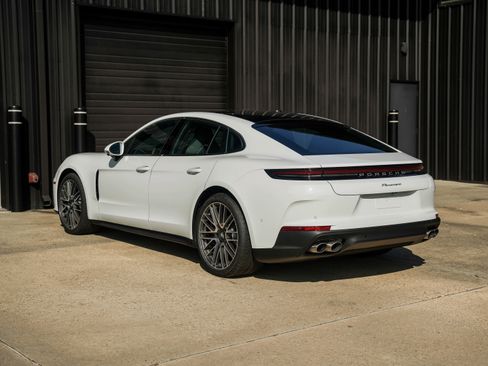 New 2026 Porsche Panamera image 3