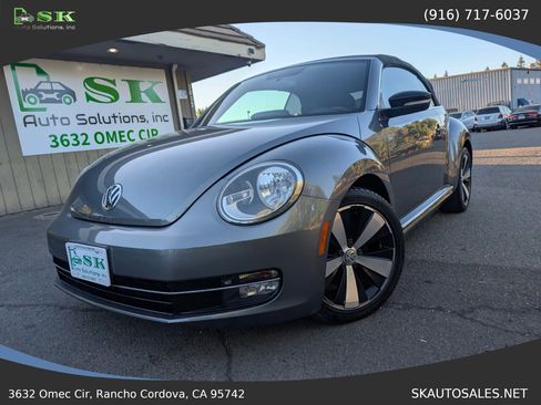 Used 2013 Volkswagen Beetle 2.0T FWD image 6