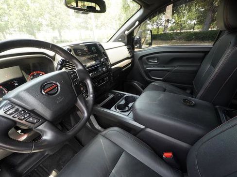 Used 2021 Nissan Titan PRO-4X w/ Pro-4x Convenience Package AWD/4WD image 25