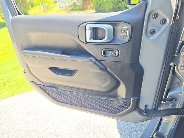 Used 2021 Jeep Wrangler Unlimited Rubicon AWD/4WD image 17