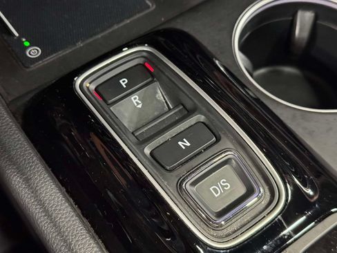 Used 2023 Honda Pilot Touring image 13