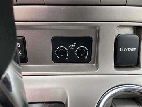 Used 2013 Toyota Highlander SE image 17