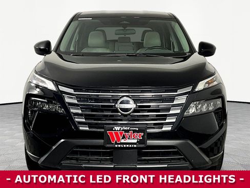 Certified 2025 Nissan Rogue SV AWD/4WD image 2