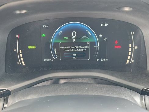 Used 2025 Toyota Camry SE FWD image 15
