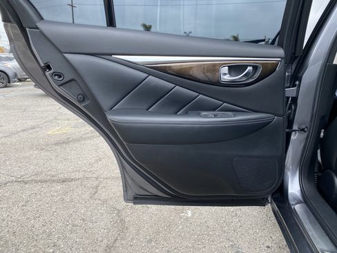 Used 2019 INFINITI Q50 Luxe w/ Essential Package (3.0T Luxe) RWD image 18