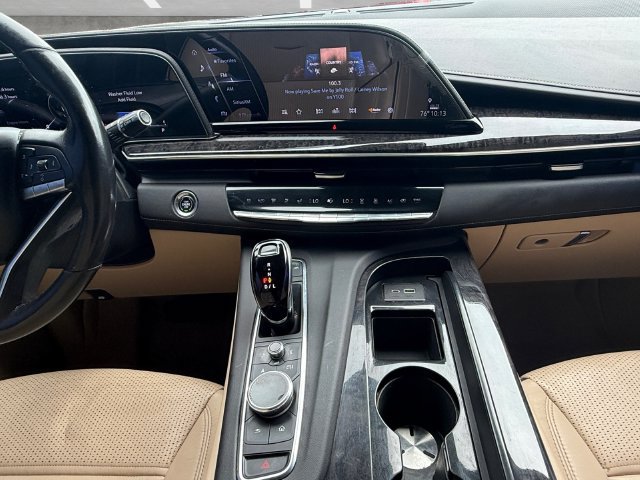 Used 2023 Cadillac Escalade Premium Luxury w/ LPO, Illumination Package RWD image 3