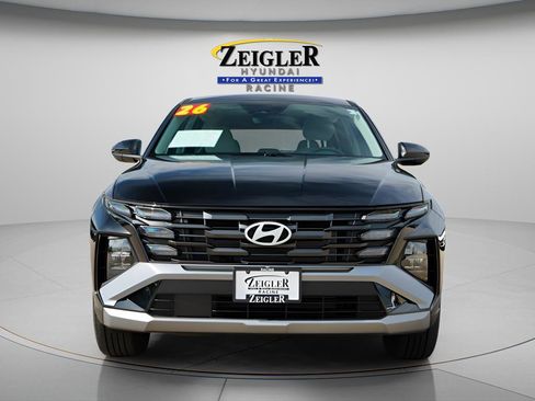 Used 2026 Hyundai Tucson SE FWD image 2