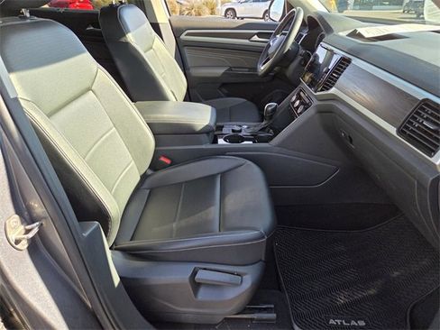 Used 2022 Volkswagen Atlas SE image 16