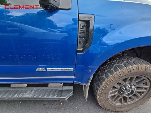 Used 2022 Ford F250 Lariat w/ Black Appearance Package image 5