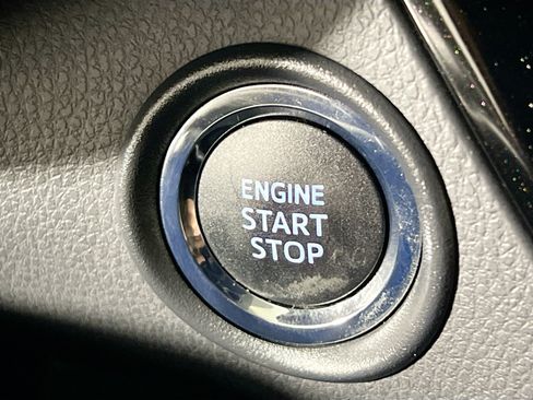 Used 2019 Toyota C-HR XLE image 24