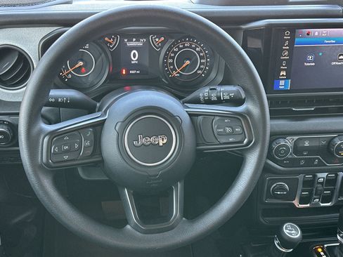 Used 2025 Jeep Wrangler Unlimited Sport AWD/4WD image 24