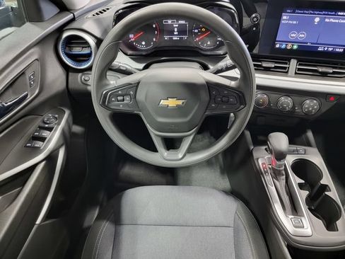 Used 2024 Chevrolet Trax LS w/ LS Convenience Package FWD image 24