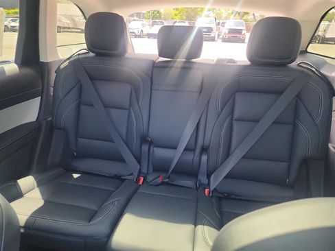 New 2025 Lincoln Nautilus Premier w/ Equipment Group 102A image 18