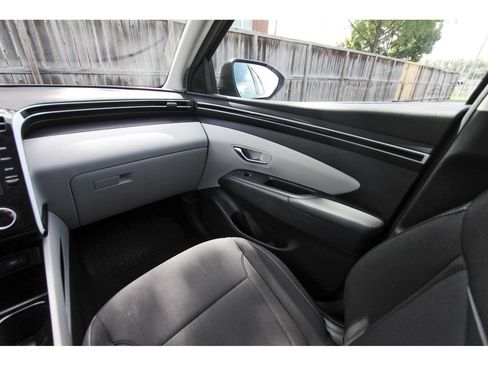 Used 2023 Hyundai Tucson SE FWD image 11