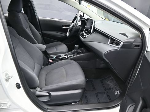 Used 2021 Toyota Corolla LE FWD image 32
