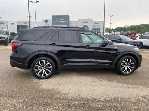 Used 2025 Ford Explorer ST-Line AWD/4WD image 7