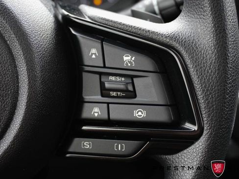 Used 2025 Subaru Crosstrek 2.0i Premium image 31