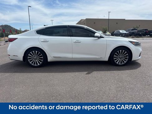 Used 2017 Kia Cadenza Premium w/ Luxury Package FWD image 4