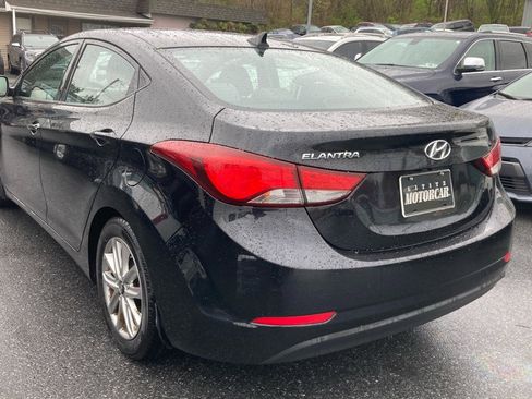 Used 2015 Hyundai Elantra SE w/ Option Group 02 FWD image 6