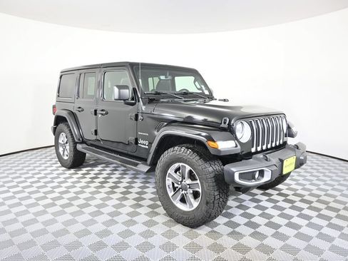 Used 2022 Jeep Wrangler Unlimited Sahara w/ Cold Weather Group AWD/4WD image 9