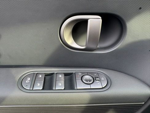 New 2025 Hyundai Ioniq 5 SEL image 16