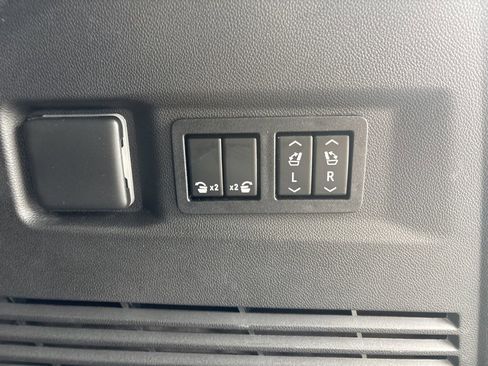 Used 2022 Chevrolet Tahoe RST w/ Luxury Package image 11