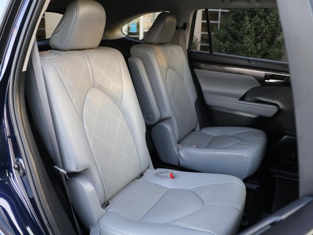 Used 2021 Toyota Highlander Platinum AWD/4WD image 13