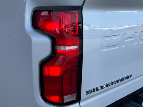 Used 2024 Chevrolet Silverado 2500 High Country w/ Technology Package AWD/4WD image 34