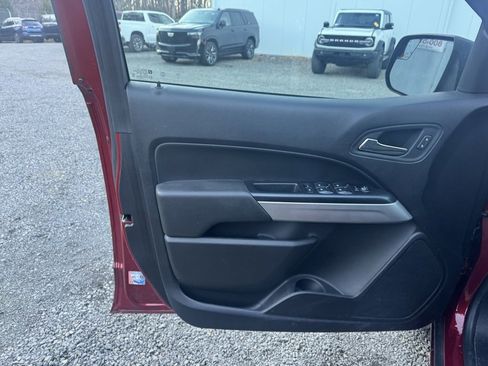 Certified 2021 Chevrolet Colorado LT w/ LT Convenience Package image 21