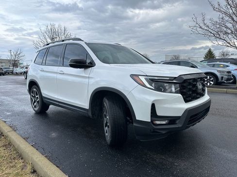 Used 2023 Honda Passport Elite image 14