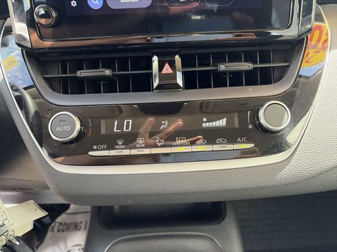 Used 2024 Toyota Corolla LE image 16