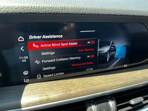Used 2020 Alfa Romeo Stelvio Ti w/ Active Blind Spot Package AWD/4WD image 40