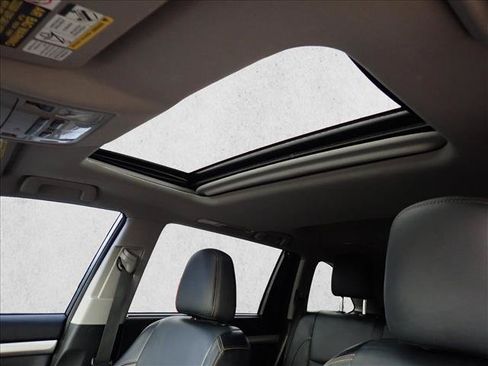 Used 2015 Toyota Highlander XLE AWD/4WD image 12