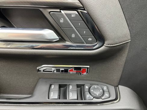 Used 2024 GMC Sierra 1500 AT4 w/ AT4 Preferred Package AWD/4WD image 9