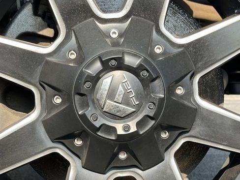 Used 2021 Jeep Gladiator Overland AWD/4WD image 12