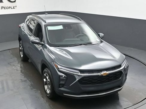 New 2026 Chevrolet Trax LT FWD image 25