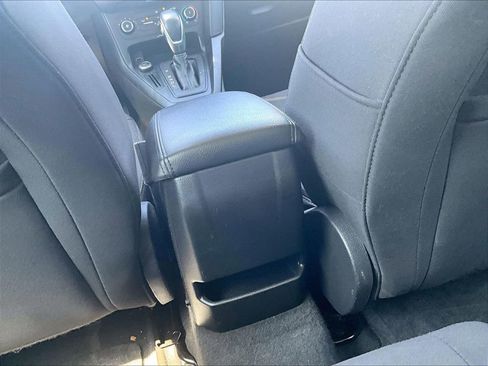 Used 2017 Ford Focus SE image 30