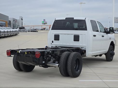 New 2026 RAM 3500 Tradesman AWD/4WD image 4