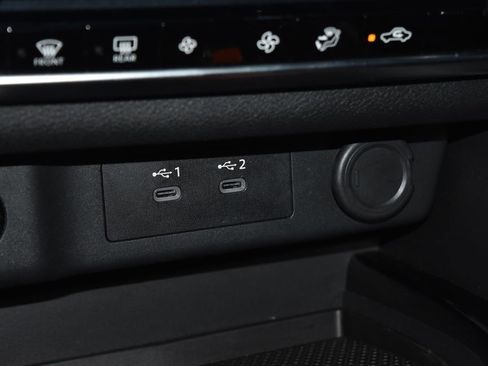 Used 2025 Nissan Rogue SV image 13