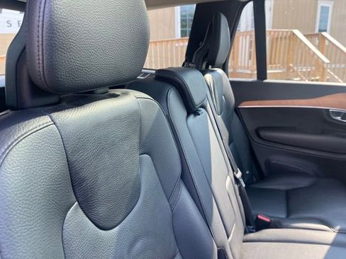 Used 2022 Volvo XC90 T6 Momentum w/ Advanced Package image 21