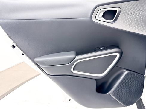 Used 2025 Kia Soul LX FWD image 29