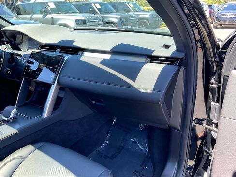 Used 2025 Land Rover Discovery Sport Dynamic SE AWD/4WD image 19