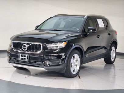 Used 2020 Volvo XC40 T4 Momentum