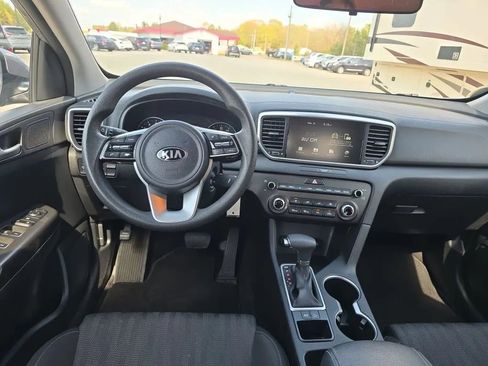 Used 2022 Kia Sportage LX image 12