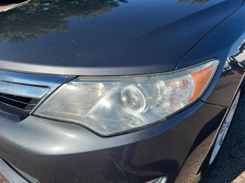 Used 2014 Toyota Camry XLE w/ Moonroof Package FWD image 9
